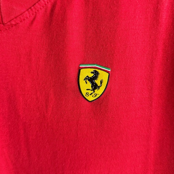 Ferrari Classic Scuderia Red Short Sleeve V-Neck T-Shirt Small - Picture 3 of 5